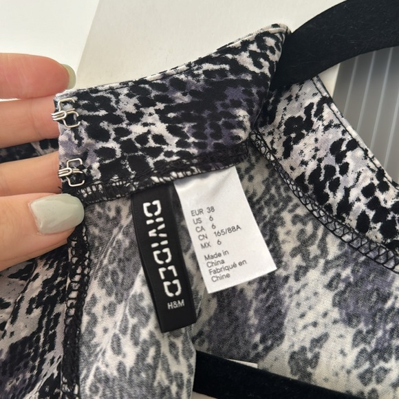 Long sleeve printed mini dress - Picture 3 of 3